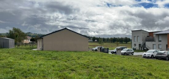 Terrain à bâtir à Naucelles, Auvergne-Rhône-Alpes