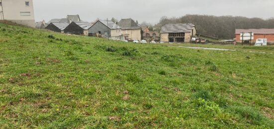 Terrain à bâtir à Lafeuillade-en-Vézie, Auvergne-Rhône-Alpes